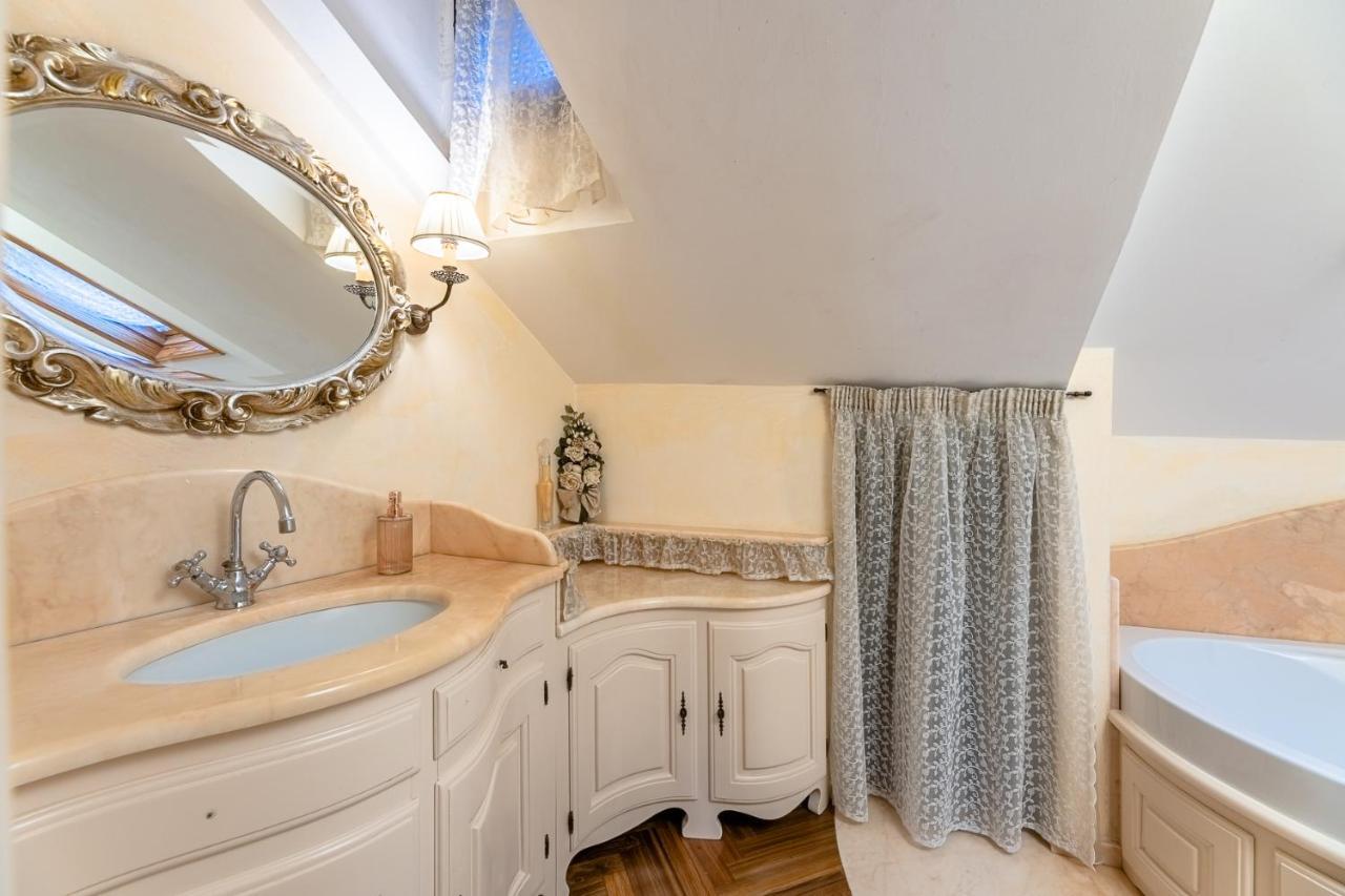 Dimora Lucrezia Apartment Savona Exterior photo